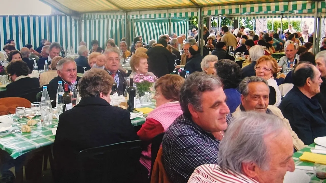 Pranzo con tutti i clienti il primo maggio, nell'azienda vitivinicola Michele Capra, tra le colline del Monferrato astigiano, a Repergo, Isola d'asti
