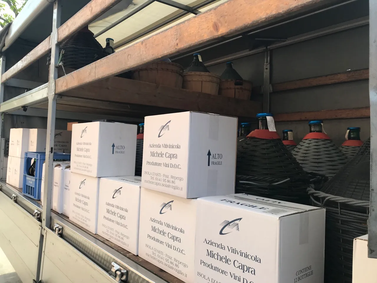 Camion di vino Michele Capra